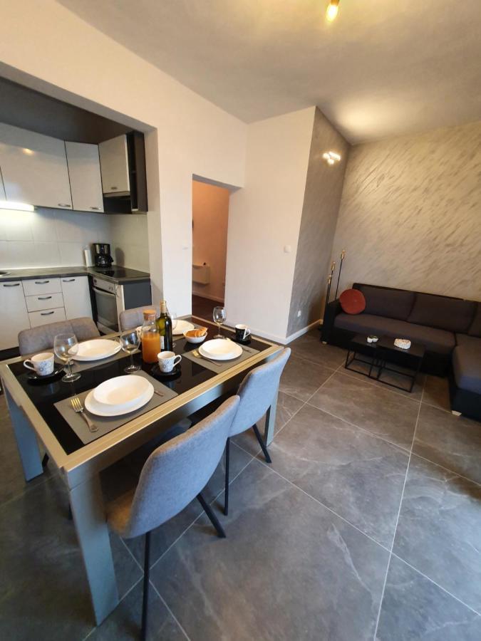 Apartment Zadoda Omis Exterior photo